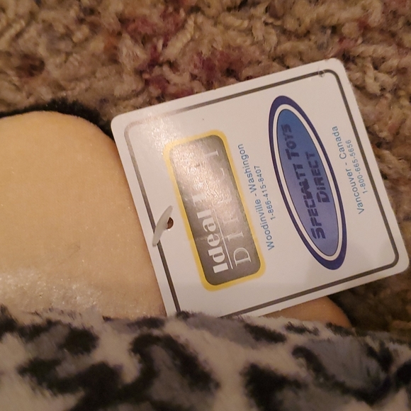 WILD CAT STUFFED ANIMAL  MEDIUM SIZE - Picture 3 of 3